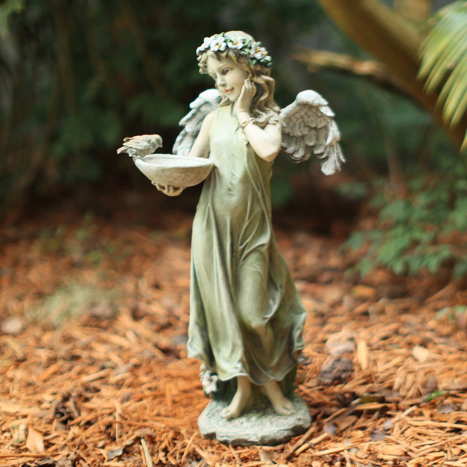 Garden Green Angel Bird feeder in Gardent